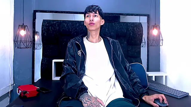 Daniel delux  online show from 12.03.25