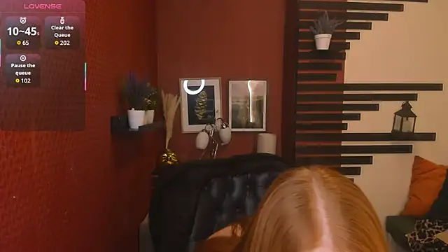 ChloeValentinee online show from 11.18.25