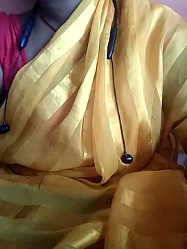 Suhanikapoor09 online show from 10.14.25