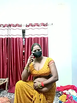 Snapshot of School_medam chatting on 09.26.25 School medam online show from 09.26.25