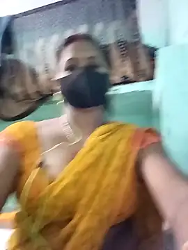 Snapshot of School_medam chatting on 09.27.25 School medam online show from 09.27.25