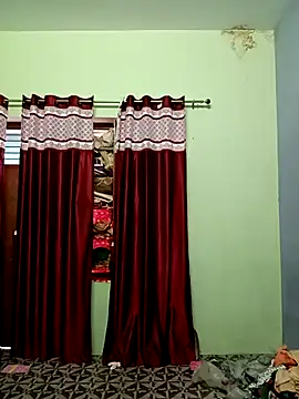 Snapshot of School_medam chatting on 10.28.25 School medam online show from 10.28.25