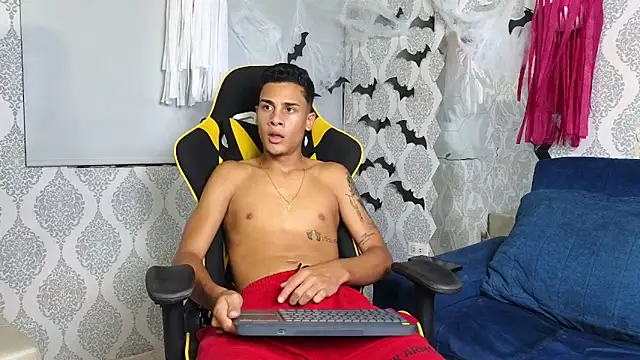 Snapshot of Twink_davidxx chatting on 10.23.25 Twink davidxx online show from 10.23.25