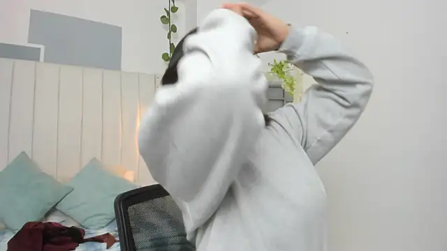 mayukim online show from 11.17.25