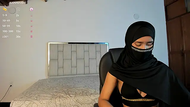Snapshot of kalila_latif chatting on 09.24.25 kalila latif online show from 09.24.25