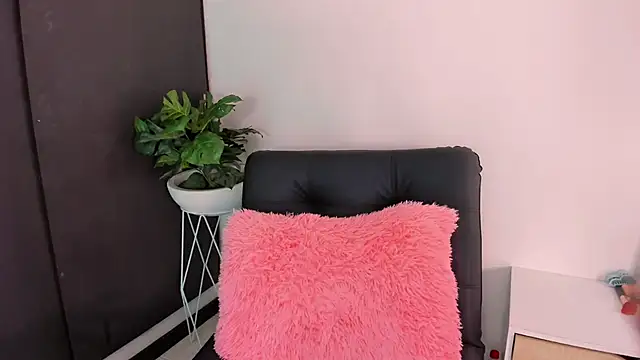 Snapshot of Electra_Harding chatting on 10.16.25 Electra Harding online show from 10.16.25