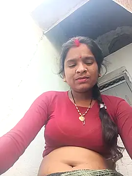 Snapshot of Cuty_prathna chatting on 10.21.25 Cuty prathna online show from 10.21.25