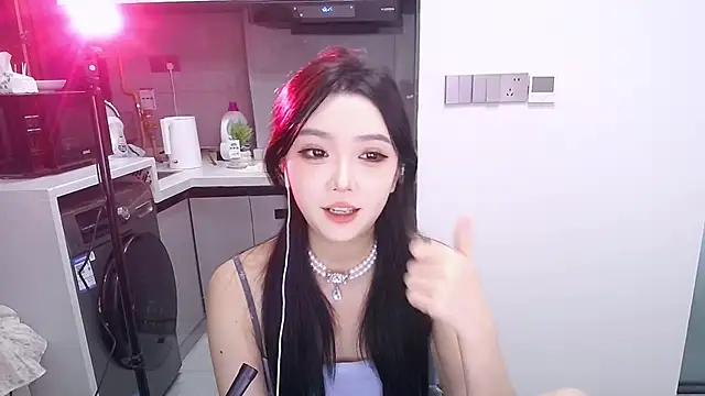 Snapshot of Miao-Maimiao chatting on 09.24.25 Miao-Maimiao online show from 09.24.25