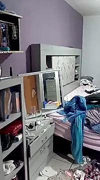 Snapshot of transreyna chatting on 02.27.25 transreyna online show from 02.27.25