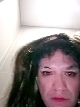 Snapshot of transreyna chatting on 11.02.25 transreyna online show from 11.02.25