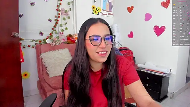 Snapshot of SophieLAmour chatting on 11.16.25 SophieLAmour online show from 11.16.25