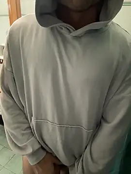 Snapshot of giovan2020 chatting on 10.30.25 giovan2020 online show from 10.30.25