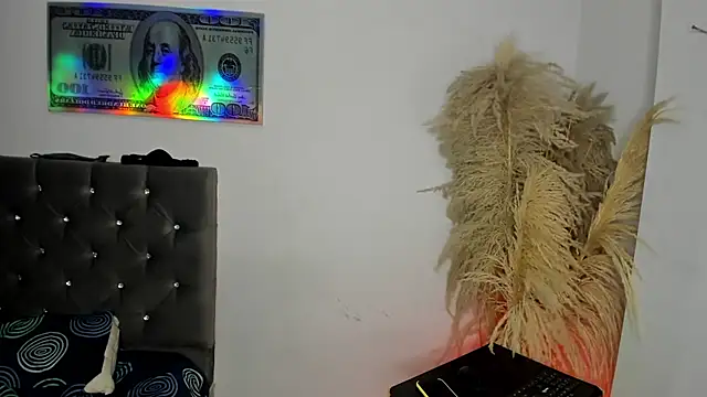 Snapshot of Samantha100 chatting on 09.22.25 Samantha100 online show from 09.22.25