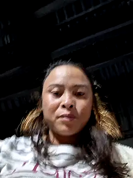 xuxulovezz online show from 10.22.25