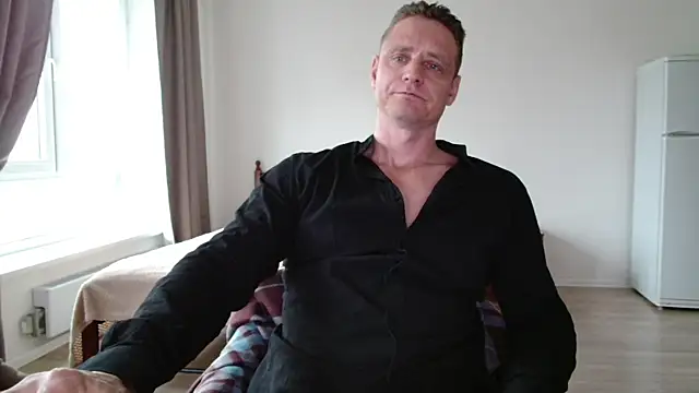 Freeze Fire online show from 11.04.25