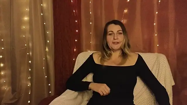 Snapshot of silvaraNoir chatting on 09.23.25 silvaraNoir online show from 09.23.25