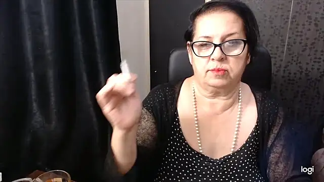 MissSanjanne online show from 10.27.25