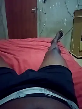 Snapshot of pauuuzudooo9 chatting on 10.02.25 pauuuzudooo9 online show from 10.02.25