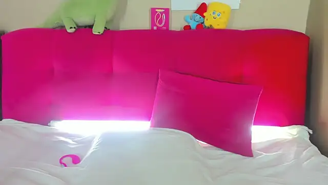 Angel Leeks online show from 11.11.25