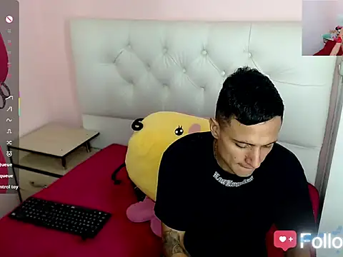 xx-kike-xx online show from 10.10.25