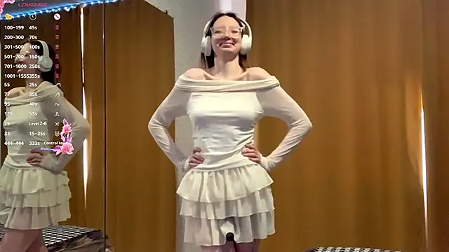 KrystinFunches online show from 10.04.25