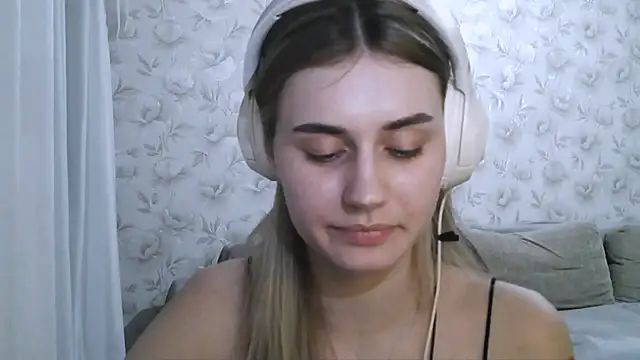 Snapshot of JerrieLoosle chatting on 10.02.25 JerrieLoosle online show from 10.02.25