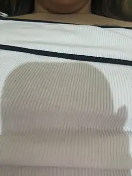 Snapshot of Laila-sexi chatting on 10.27.25 Laila-sexi online show from 10.27.25