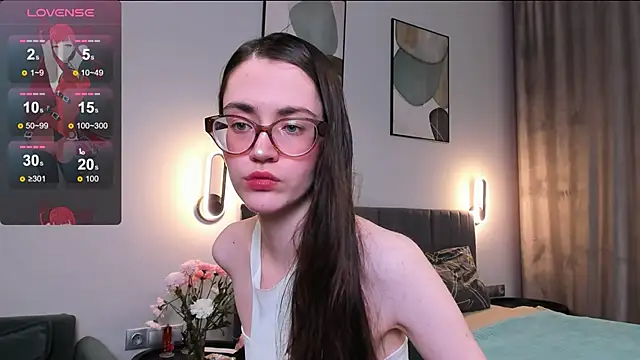 Snapshot of bellacatlovesmeat chatting on 10.09.25 bellacatlovesmeat online show from 10.09.25