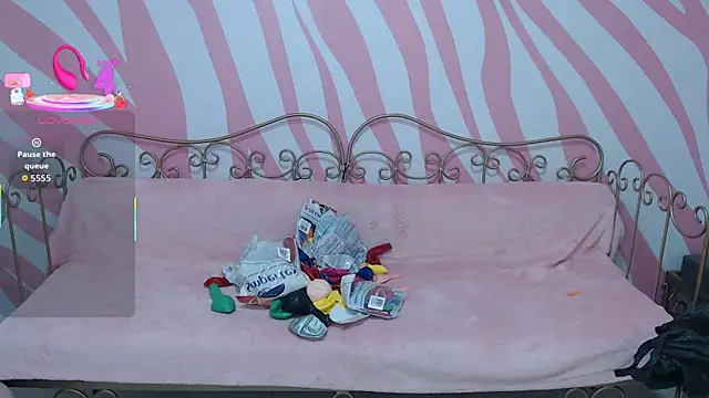 saabrina  online show from 09.30.25