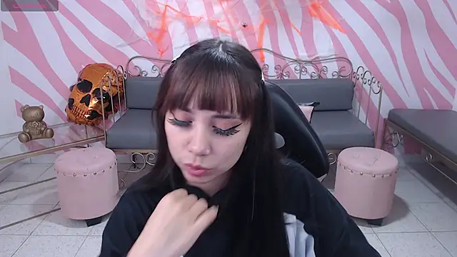 saabrina  online show from 10.27.25