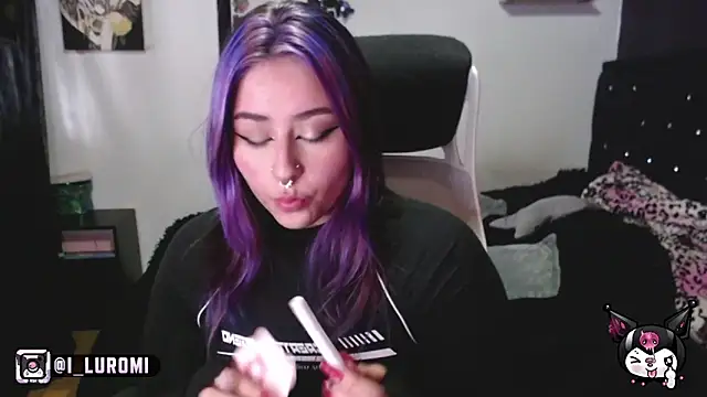 Iluromi online show from 11.14.25