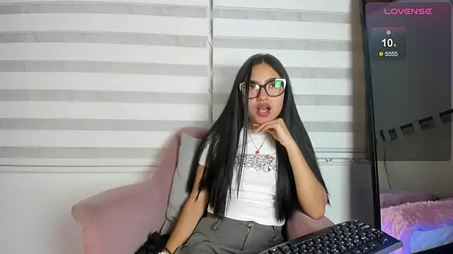 cherry bunnyx online show from 10.24.25