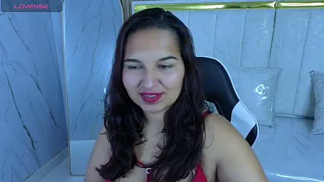 Snapshot of Saraah_Tx chatting on 10.18.25 Saraah Tx online show from 10.18.25