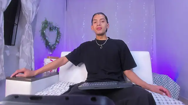 Snapshot of josesweet_ chatting on 10.07.25 josesweet  online show from 10.07.25