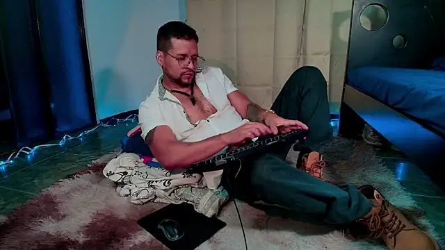 LucasGaeel online show from 10.05.25