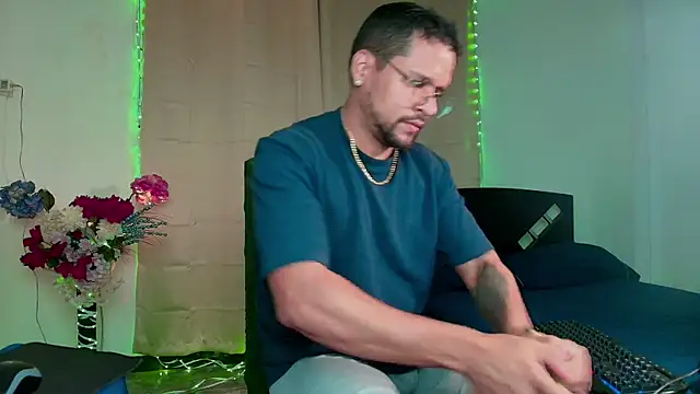 LucasGaeel online show from 10.11.25