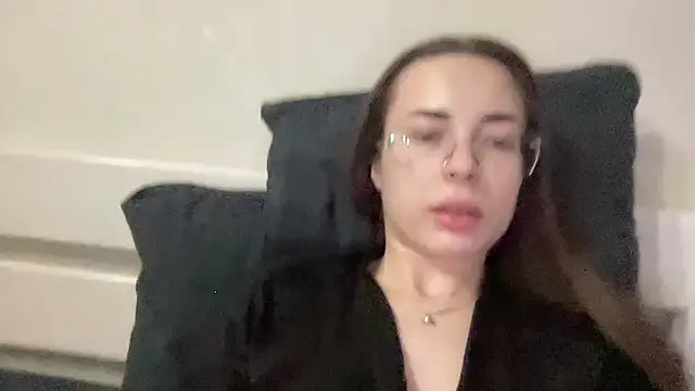 Snapshot of Feynelle chatting on 10.26.25 Feynelle online show from 10.26.25