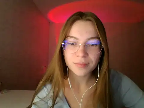 Snapshot of Melirynn chatting on 10.23.25 Melirynn online show from 10.23.25
