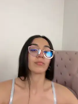 Snapshot of Liaa_sr chatting on 09.26.25 Liaa sr online show from 09.26.25