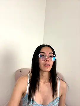 Snapshot of Liaa_sr chatting on 10.16.25 Liaa sr online show from 10.16.25