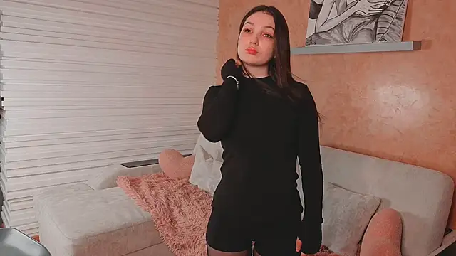 Snapshot of SolPeerbolt chatting on 10.07.25 SolPeerbolt online show from 10.07.25