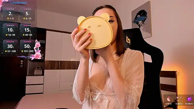 AmyVilvet  online show from 09.28.25