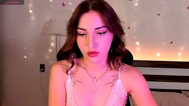 AmyVilvet  online show from 11.04.25