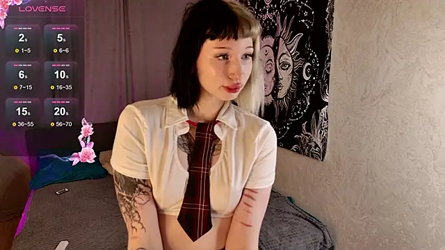 Kristi Bloom online show from 10.11.25