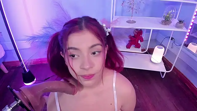 Snapshot of KathiaSaenz_ chatting on 10.10.25 KathiaSaenz  online show from 10.10.25