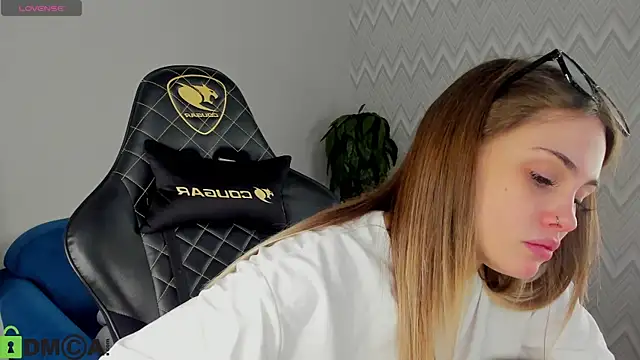 KarinaBroks online show from 11.04.25