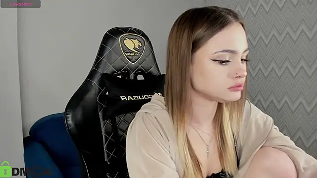 KarinaBroks online show from 11.13.25