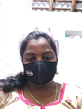 Snapshot of Tamil_Hot_Sindhu chatting on 10.13.25 Tamil Hot Sindhu online show from 10.13.25