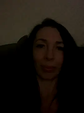 Snapshot of ViollaXlove chatting on 10.03.25 ViollaXlove online show from 10.03.25