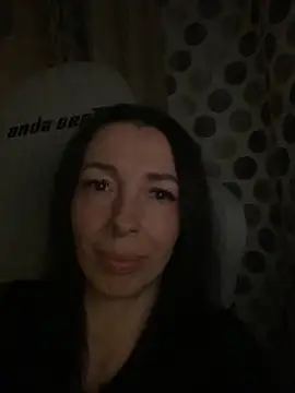 Snapshot of ViollaXlove chatting on 10.14.25 ViollaXlove online show from 10.14.25